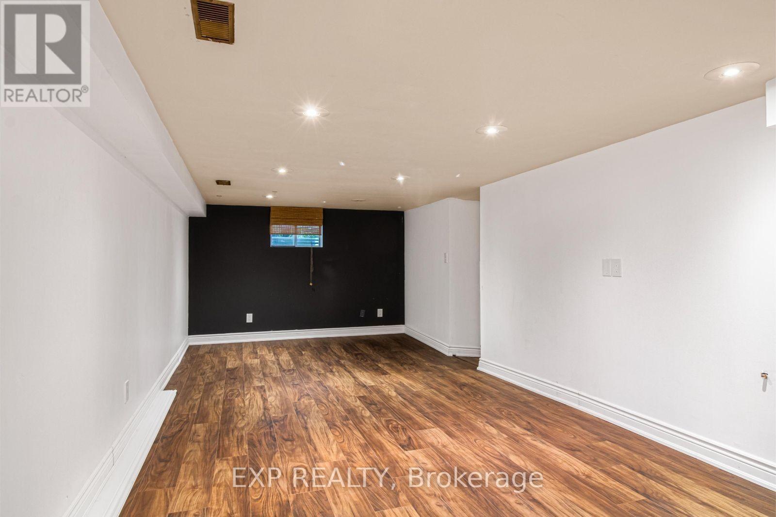 6 Erlesmere Avenue, Brampton (Brampton East), Ontario  L6W 2T5 - Photo 27 - W12501636