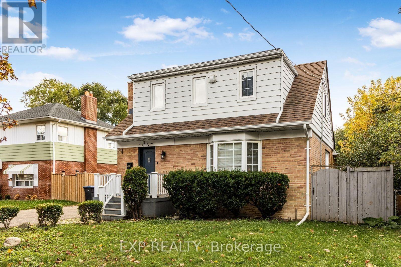 6 Erlesmere Avenue, Brampton (Brampton East), Ontario  L6W 2T5 - Photo 3 - W12501636