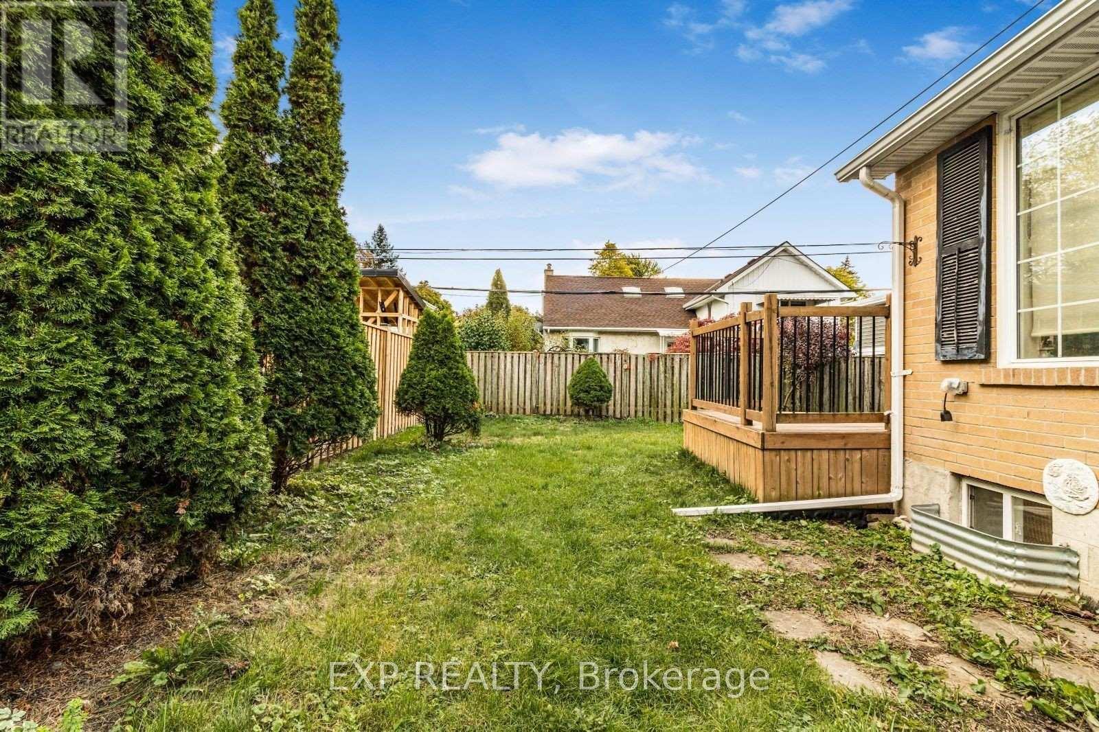 6 Erlesmere Avenue, Brampton (Brampton East), Ontario  L6W 2T5 - Photo 32 - W12501636