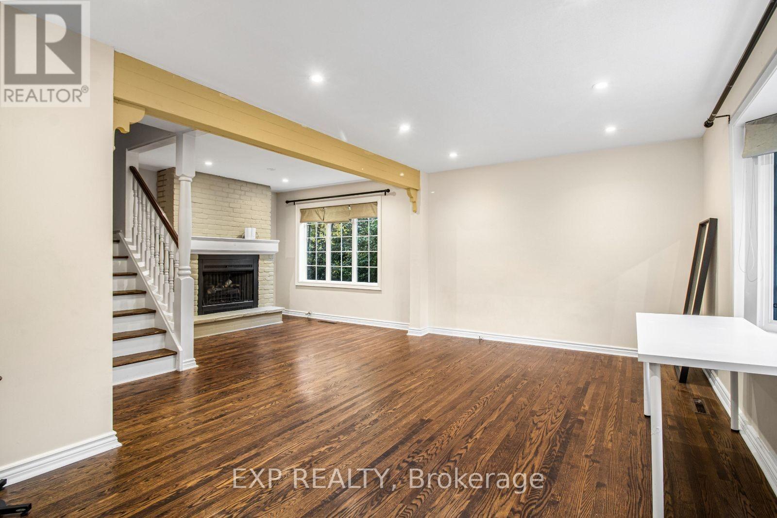 6 Erlesmere Avenue, Brampton (Brampton East), Ontario  L6W 2T5 - Photo 4 - W12501636