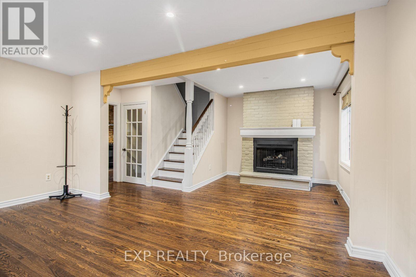 6 Erlesmere Avenue, Brampton (Brampton East), Ontario  L6W 2T5 - Photo 5 - W12501636