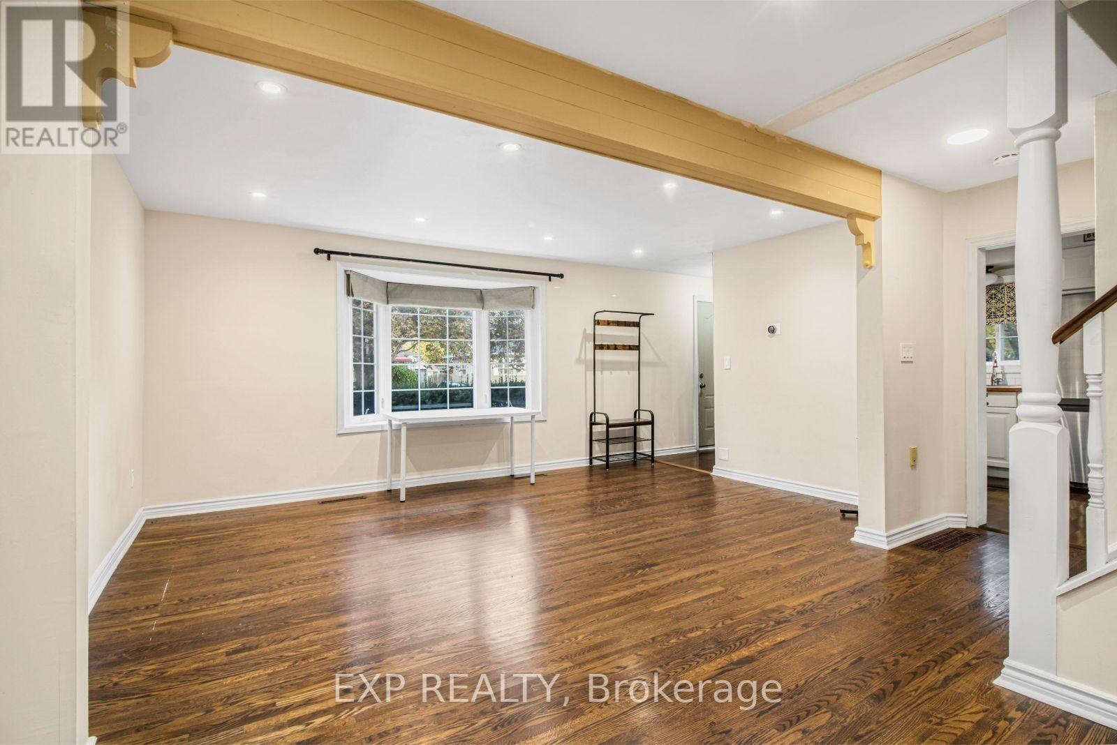 6 Erlesmere Avenue, Brampton (Brampton East), Ontario  L6W 2T5 - Photo 6 - W12501636