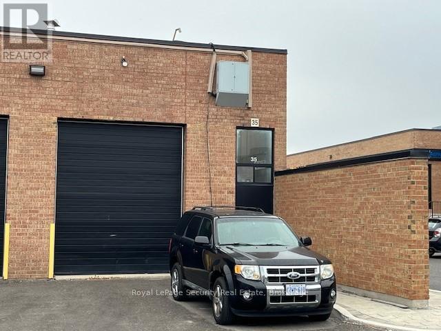 34 - 2700 Dufferin Street, Toronto, Ontario  M6B 4J3 - Photo 2 - W12501648