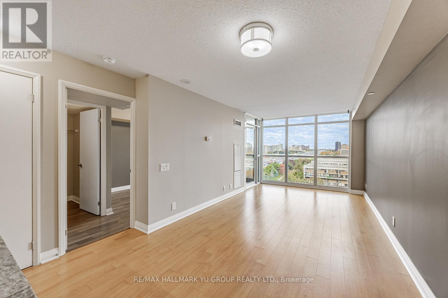 1008 - 1 Valhalla Inn Road, Toronto, Ontario  M9B 1S9 - Photo 10 - W12501652