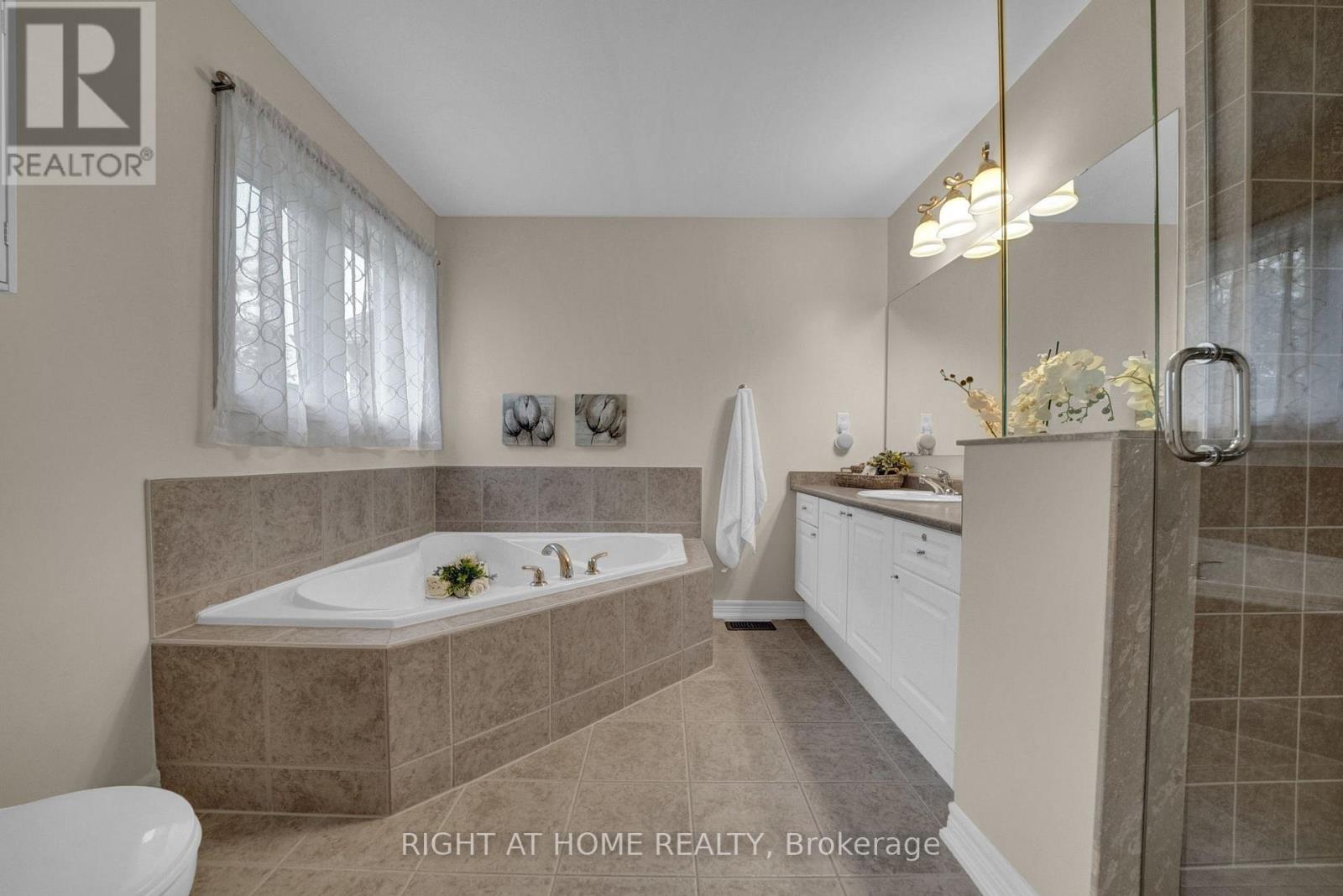 187 Woodbine Avenue, Oshawa, Ontario  L1L 0A5 - Photo 11 - E12501780