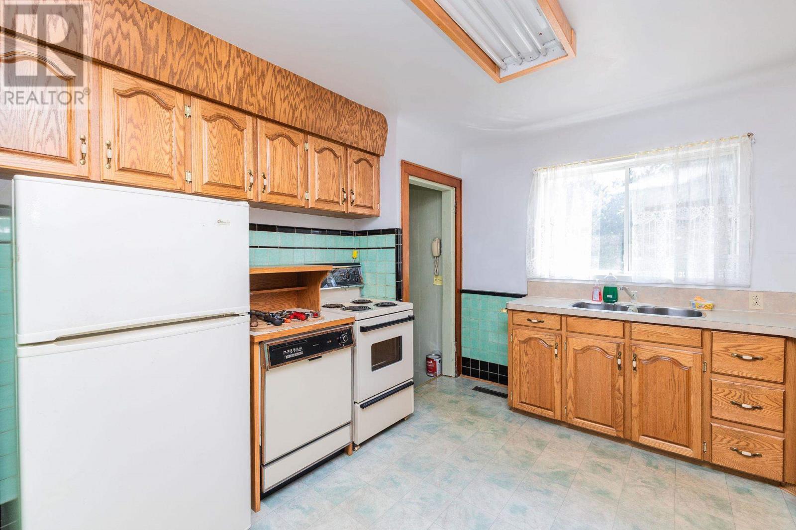 384 Laurier Ave, Sault Ste. Marie, Ontario  P6C 5J5 - Photo 17 - SM252838