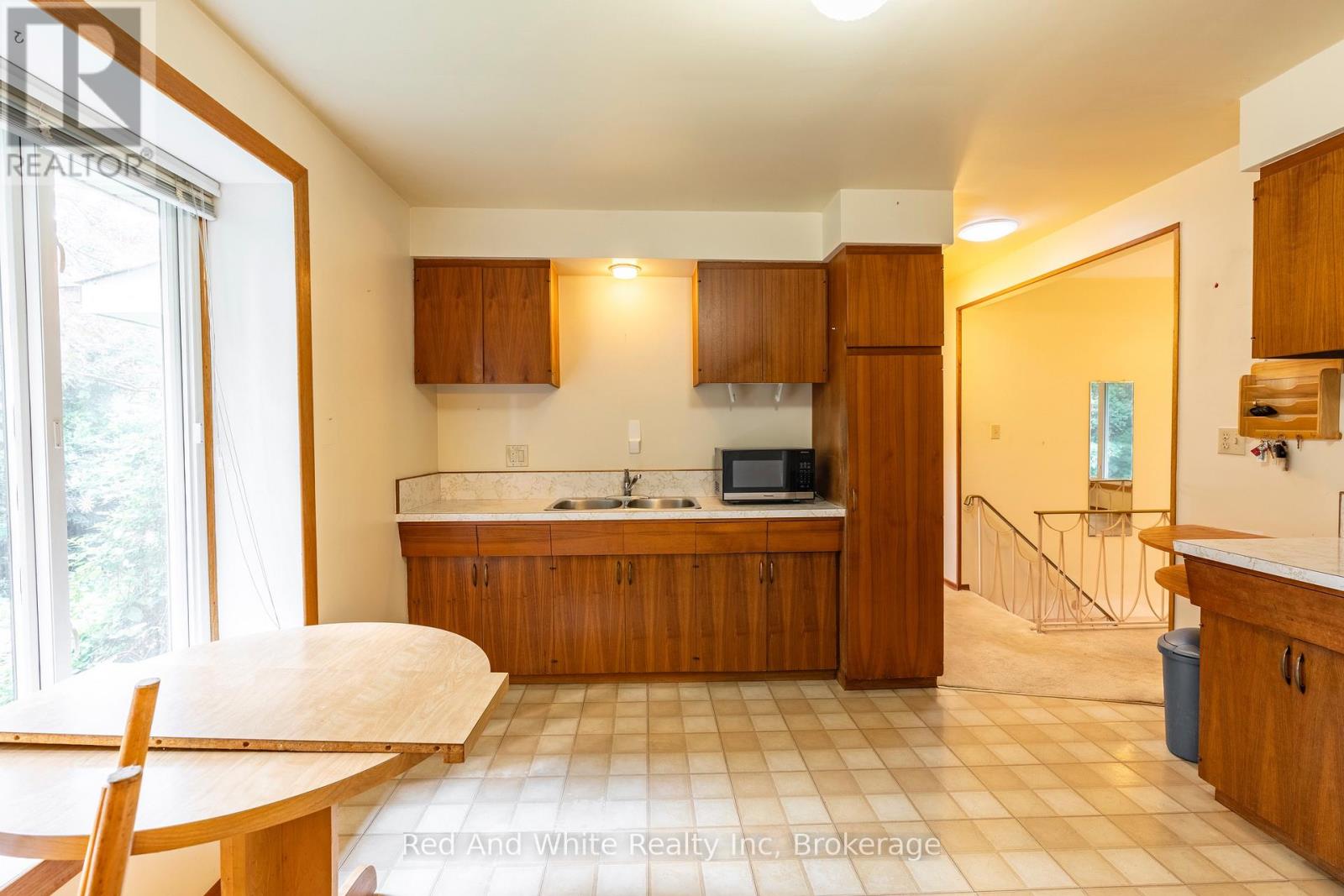 346 Jerseyville Road W, Hamilton, Ontario  L9G 3L6 - Photo 10 - X12393259