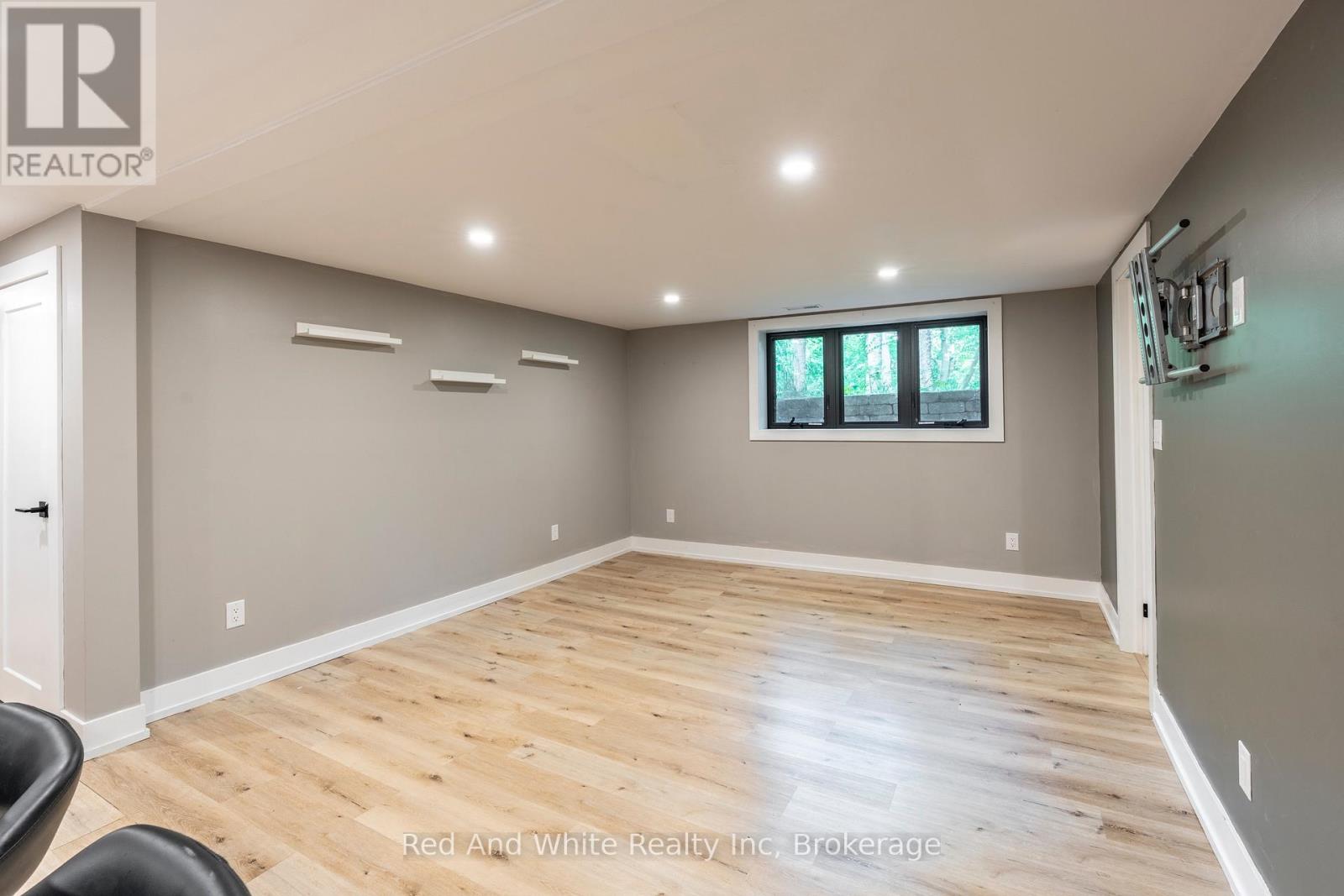 346 Jerseyville Road W, Hamilton, Ontario  L9G 3L6 - Photo 32 - X12393259