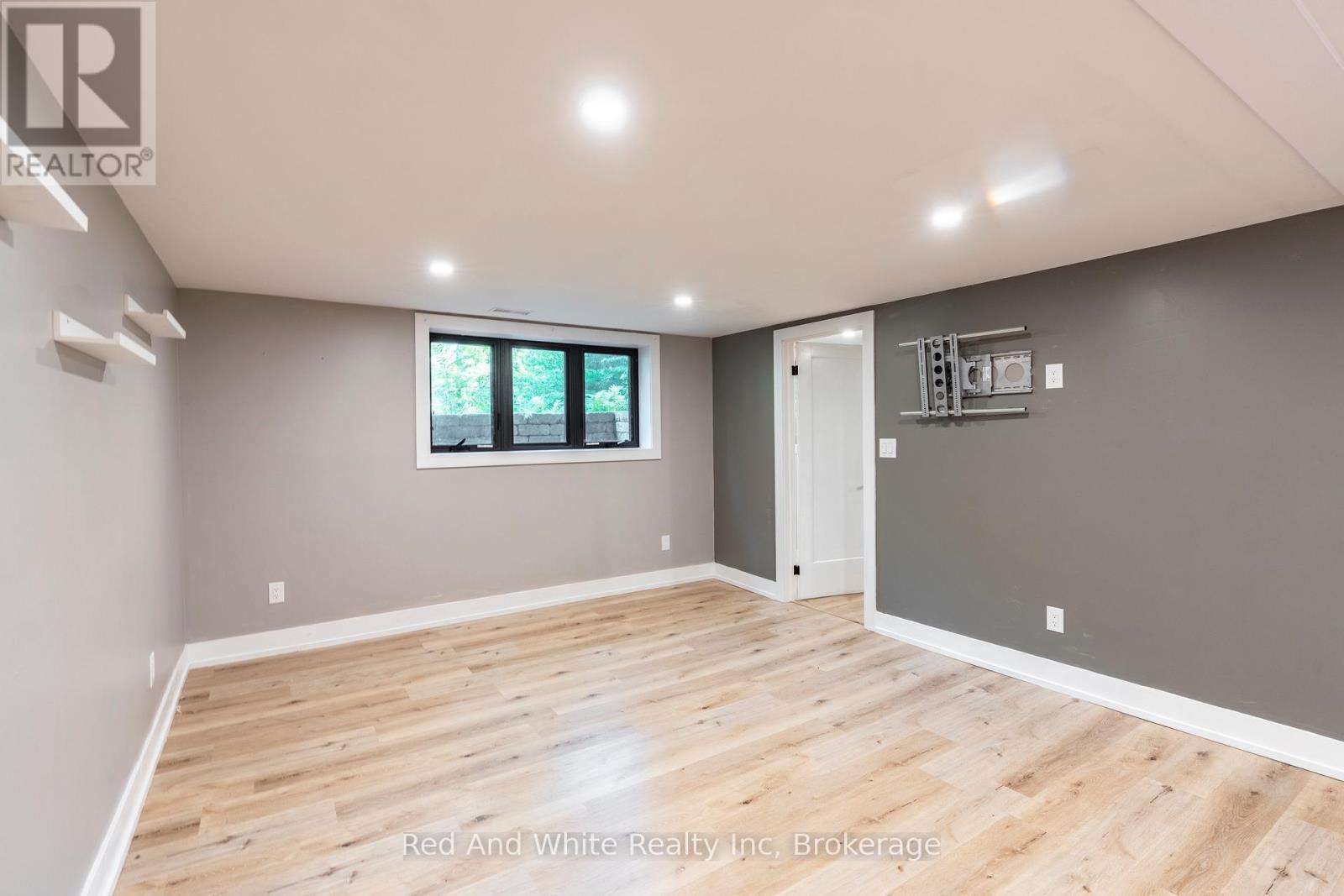 346 Jerseyville Road W, Hamilton, Ontario  L9G 3L6 - Photo 33 - X12393259