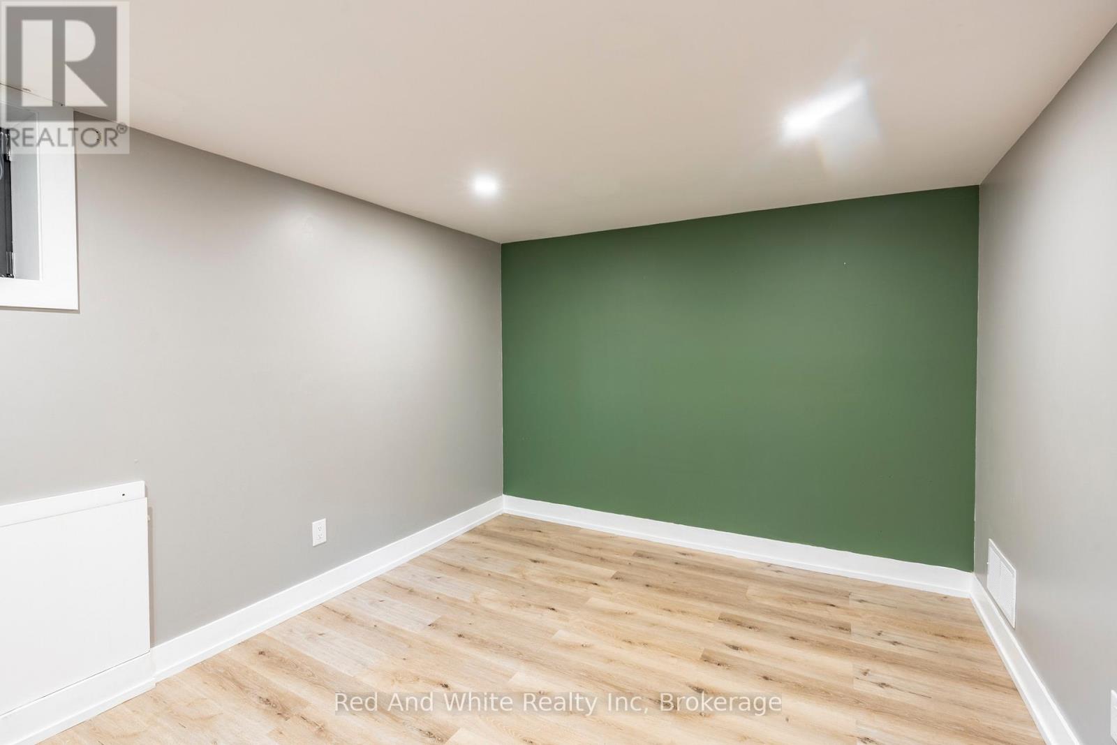 346 Jerseyville Road W, Hamilton, Ontario  L9G 3L6 - Photo 35 - X12393259