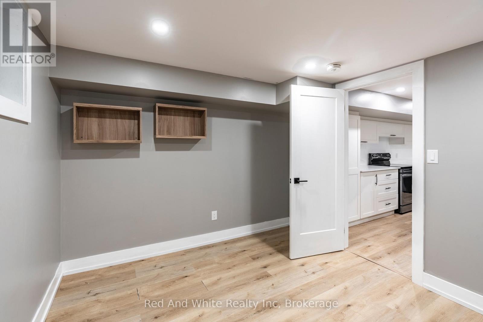 346 Jerseyville Road W, Hamilton, Ontario  L9G 3L6 - Photo 38 - X12393259