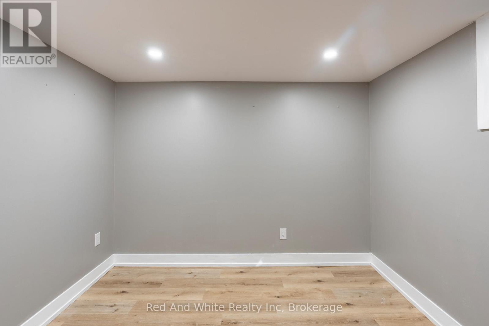 346 Jerseyville Road W, Hamilton, Ontario  L9G 3L6 - Photo 40 - X12393259