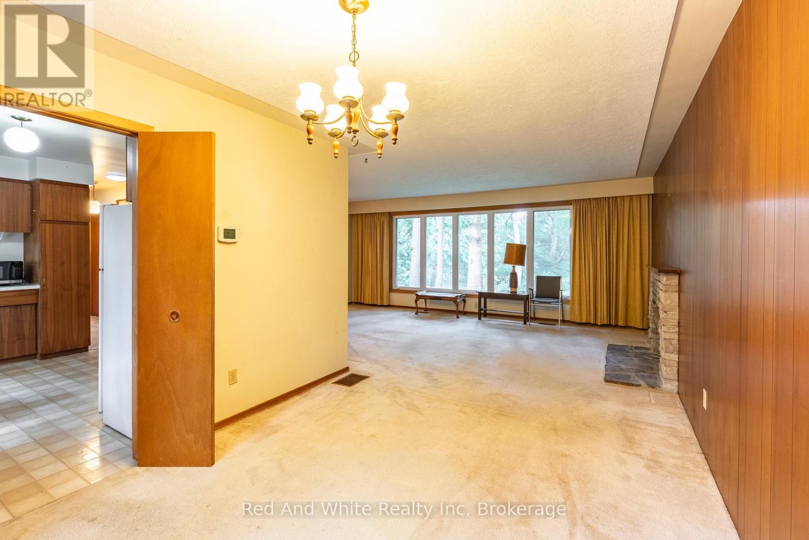 346 Jerseyville Road W, Hamilton, Ontario  L9G 3L6 - Photo 9 - X12393259