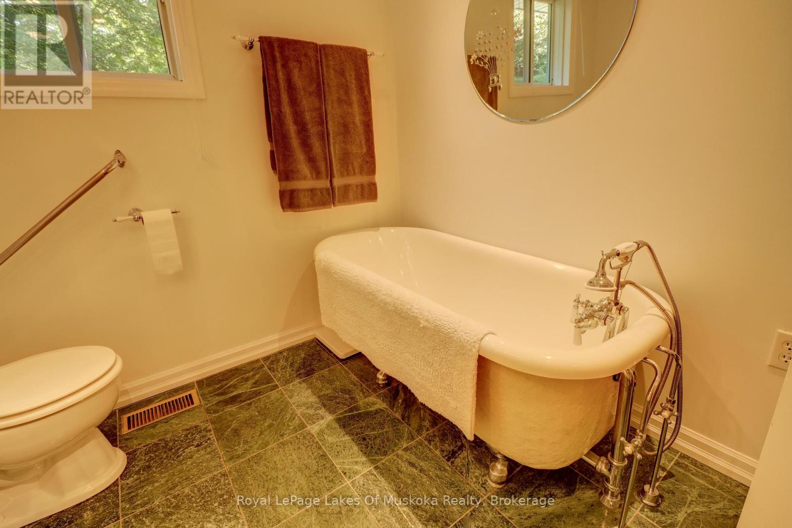 63 Florence Street W, Huntsville, Ontario  P1H 1V4 - Photo 11 - X12501694