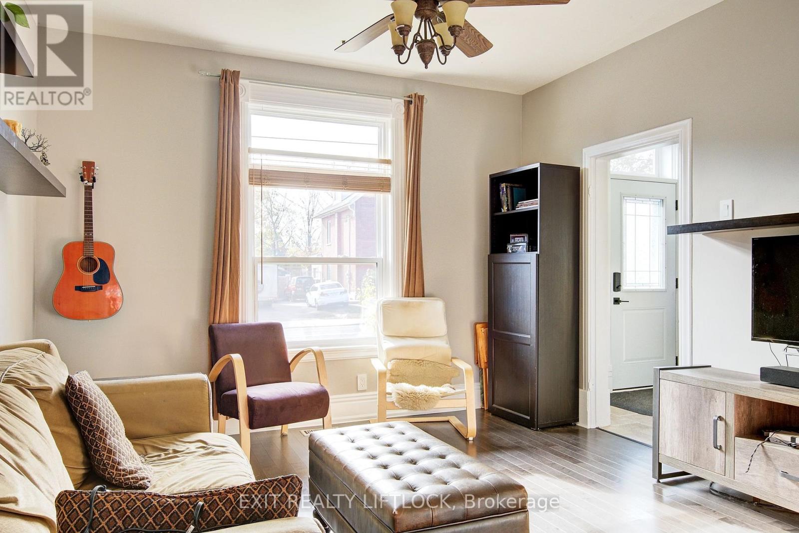 558 Chamberlain Street, Peterborough (Otonabee Ward 1), Ontario  K9J 4L5 - Photo 17 - X12501772