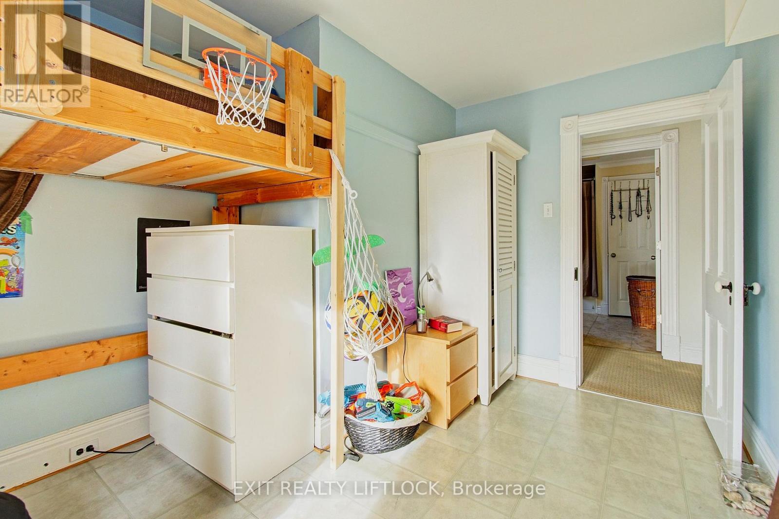 558 Chamberlain Street, Peterborough (Otonabee Ward 1), Ontario  K9J 4L5 - Photo 28 - X12501772