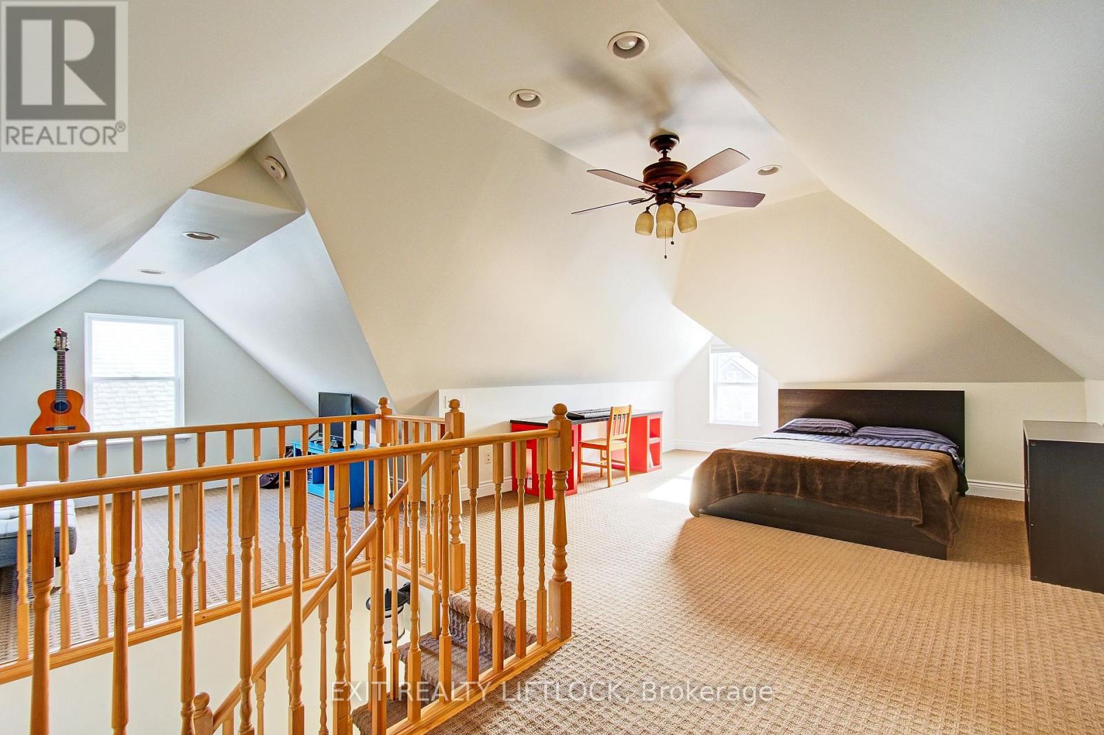 558 Chamberlain Street, Peterborough (Otonabee Ward 1), Ontario  K9J 4L5 - Photo 32 - X12501772