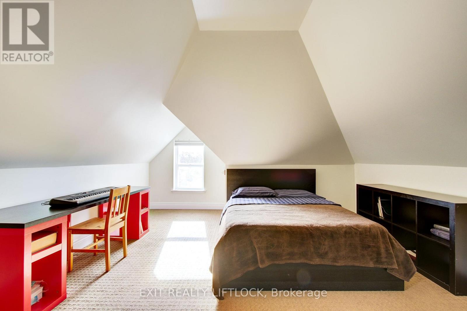 558 Chamberlain Street, Peterborough (Otonabee Ward 1), Ontario  K9J 4L5 - Photo 33 - X12501772