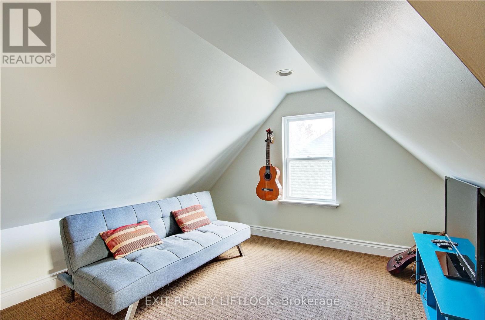 558 Chamberlain Street, Peterborough (Otonabee Ward 1), Ontario  K9J 4L5 - Photo 34 - X12501772