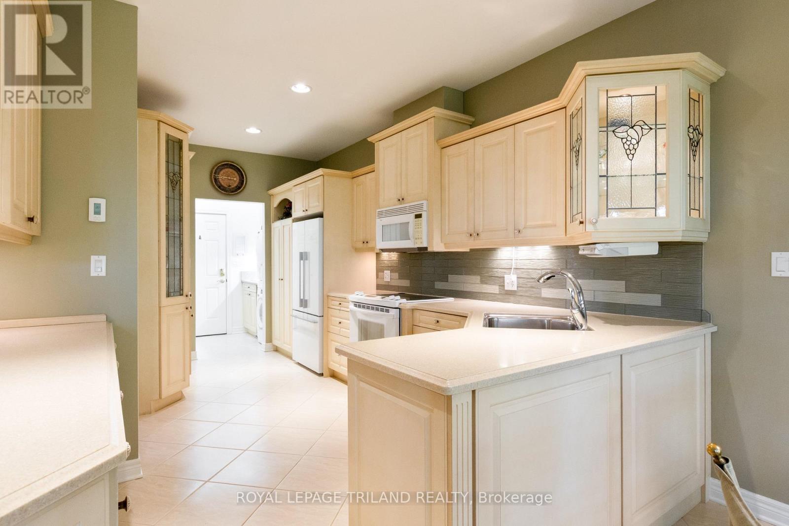 11 - 140 Mcgarrell Drive, London North, Ontario  N6G 5J1 - Photo 19 - X12501674