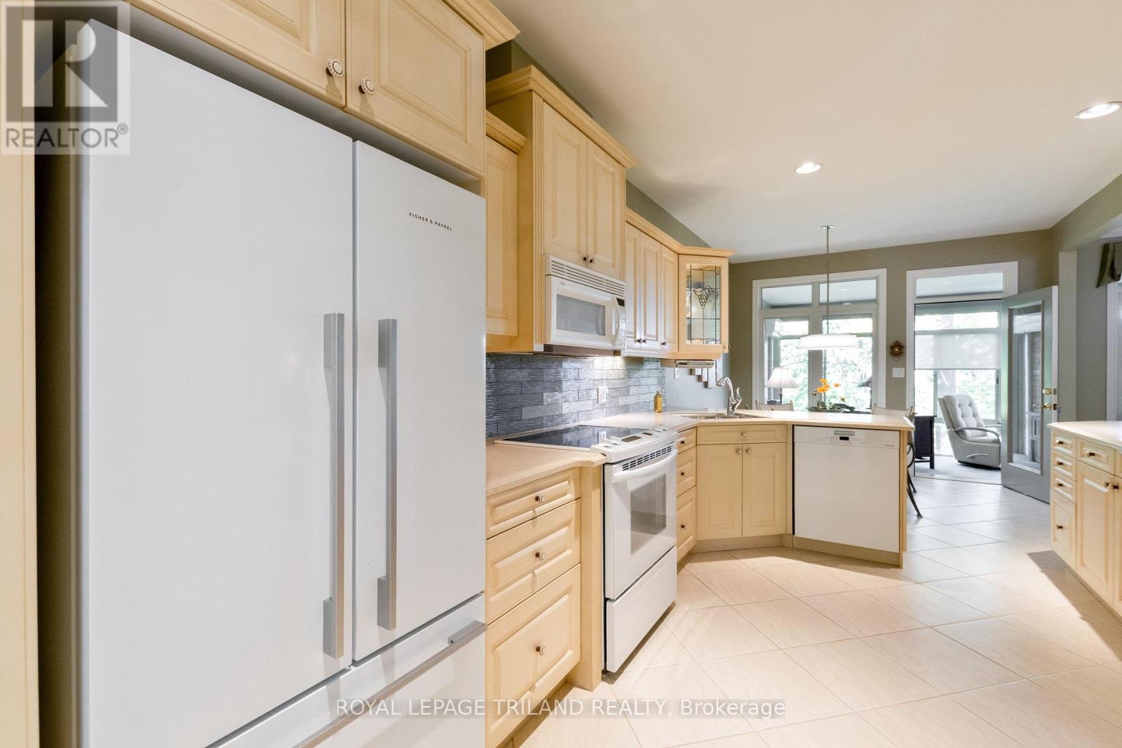 11 - 140 Mcgarrell Drive, London North, Ontario  N6G 5J1 - Photo 21 - X12501674