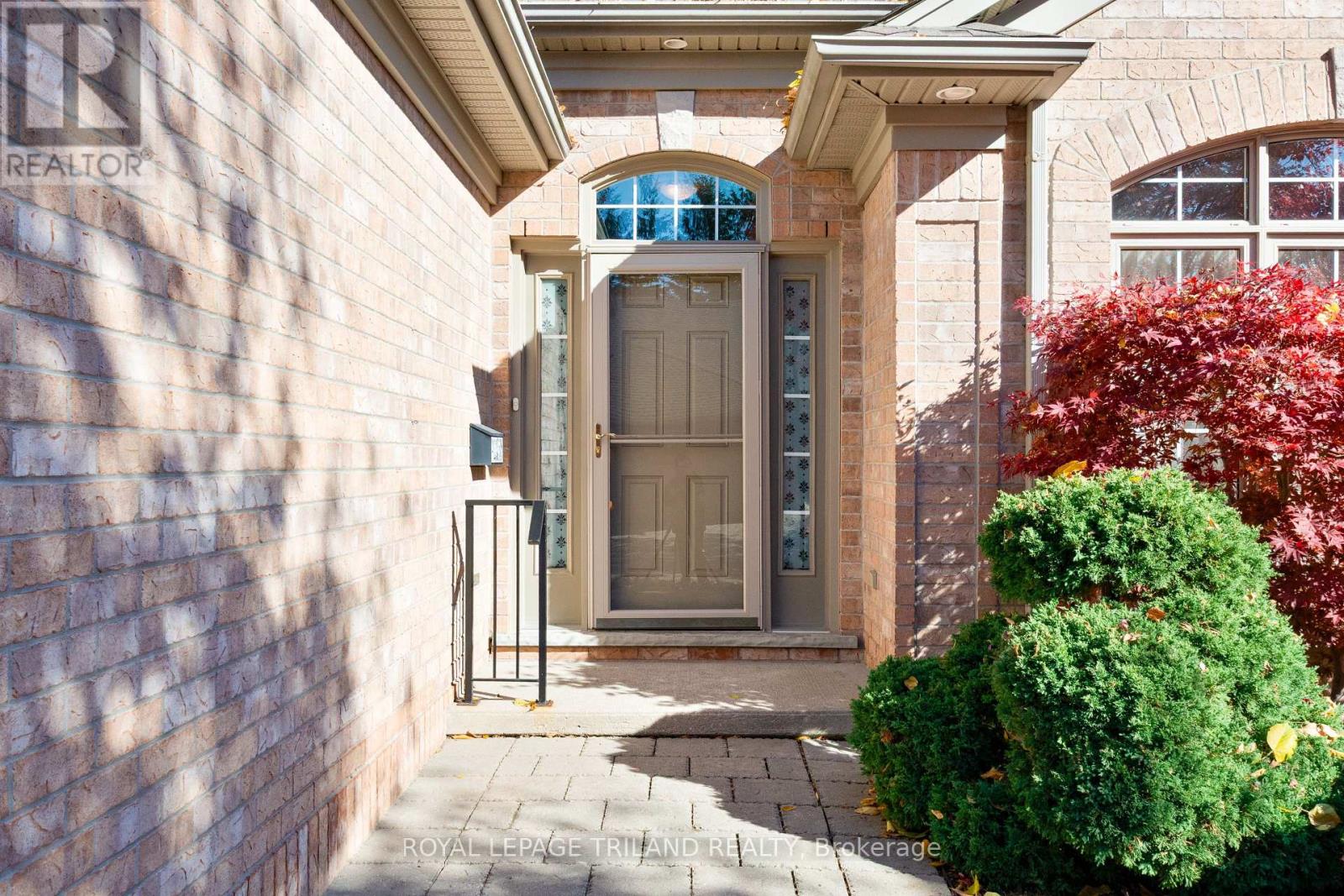 11 - 140 Mcgarrell Drive, London North, Ontario  N6G 5J1 - Photo 3 - X12501674