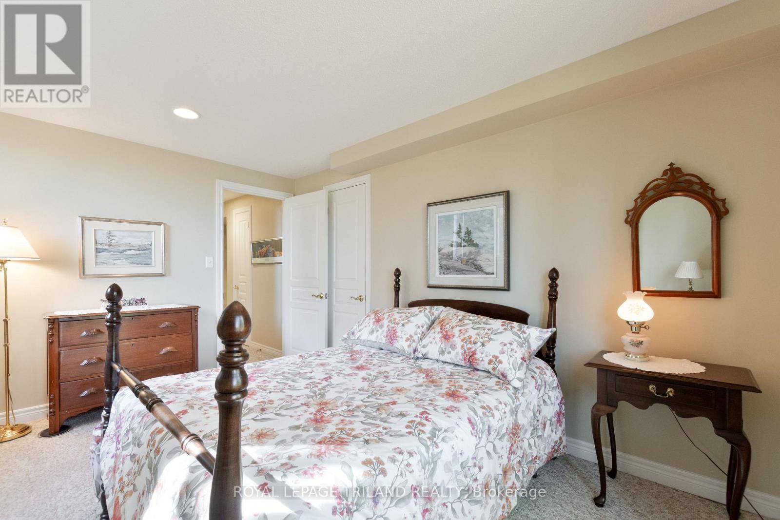 11 - 140 Mcgarrell Drive, London North, Ontario  N6G 5J1 - Photo 35 - X12501674