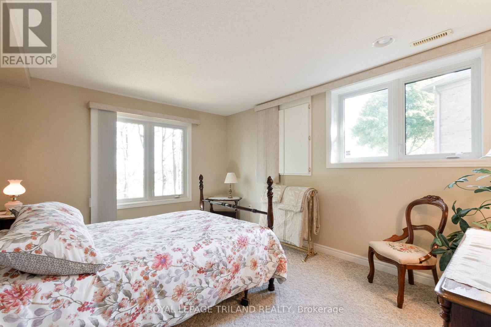 11 - 140 Mcgarrell Drive, London North, Ontario  N6G 5J1 - Photo 36 - X12501674