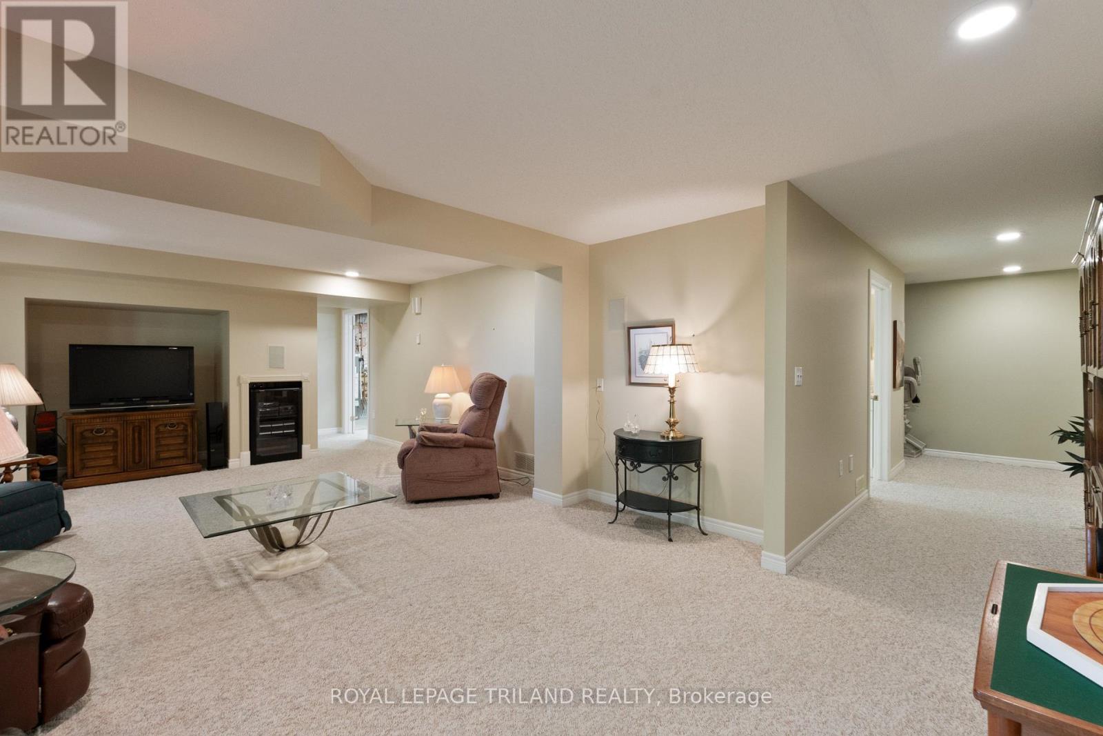 11 - 140 Mcgarrell Drive, London North, Ontario  N6G 5J1 - Photo 38 - X12501674