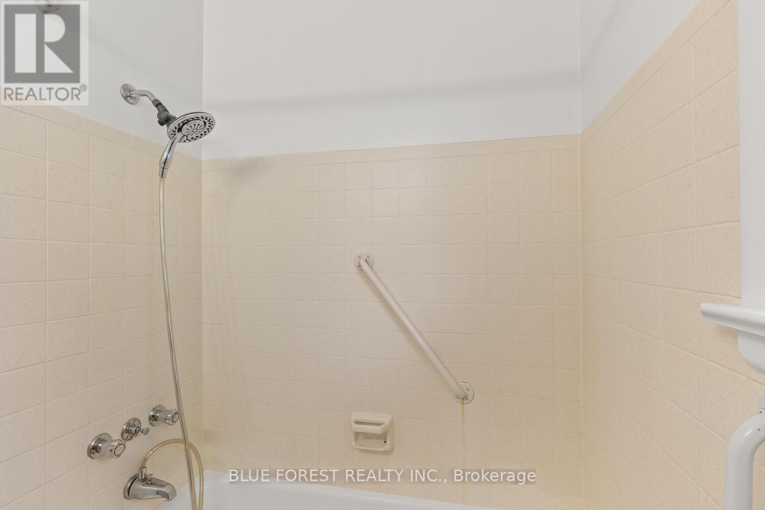 106 Laurentian Drive N, London East (East O), Ontario  N5W 1P2 - Photo 13 - X12501784