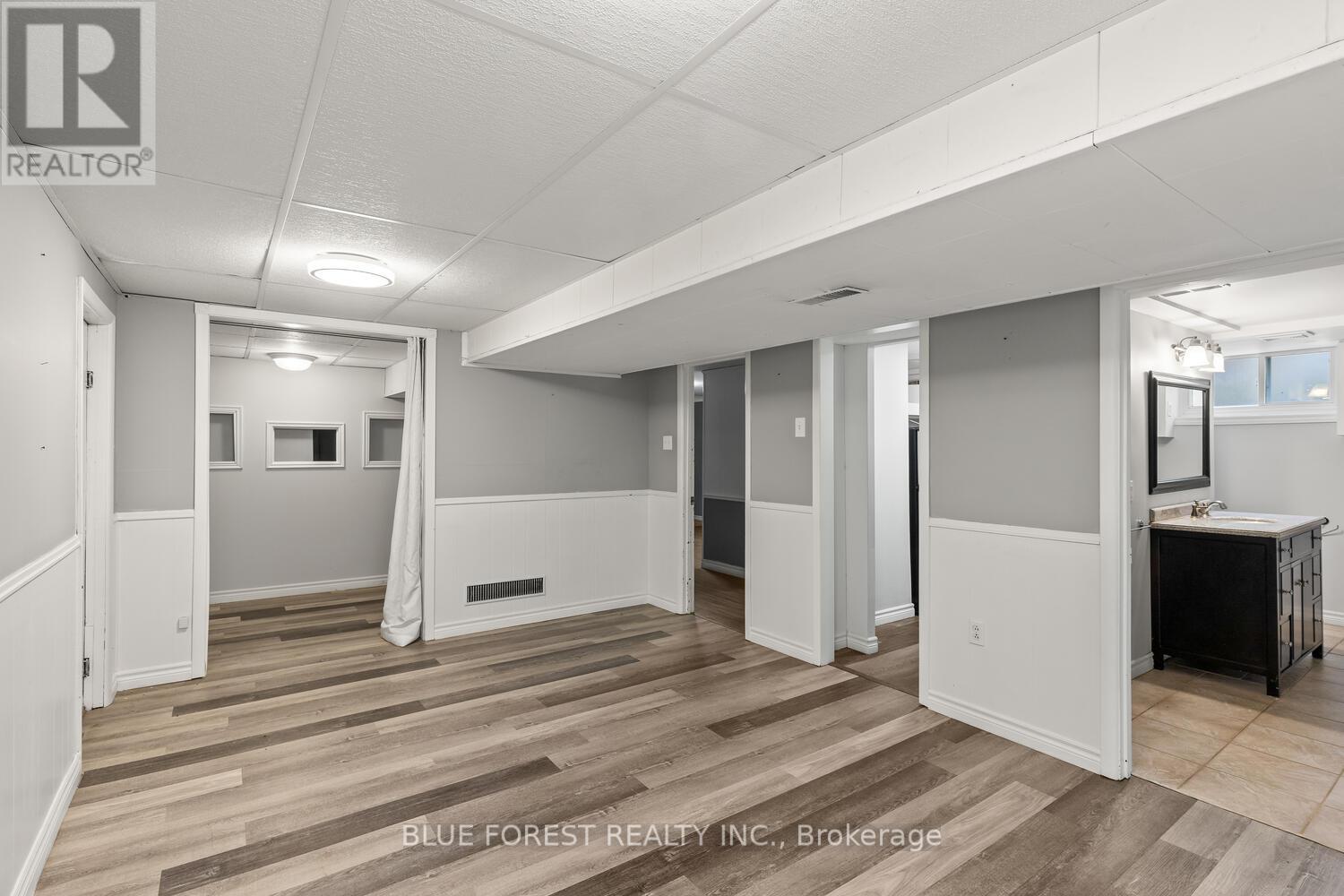 106 Laurentian Drive N, London East (East O), Ontario  N5W 1P2 - Photo 28 - X12501784