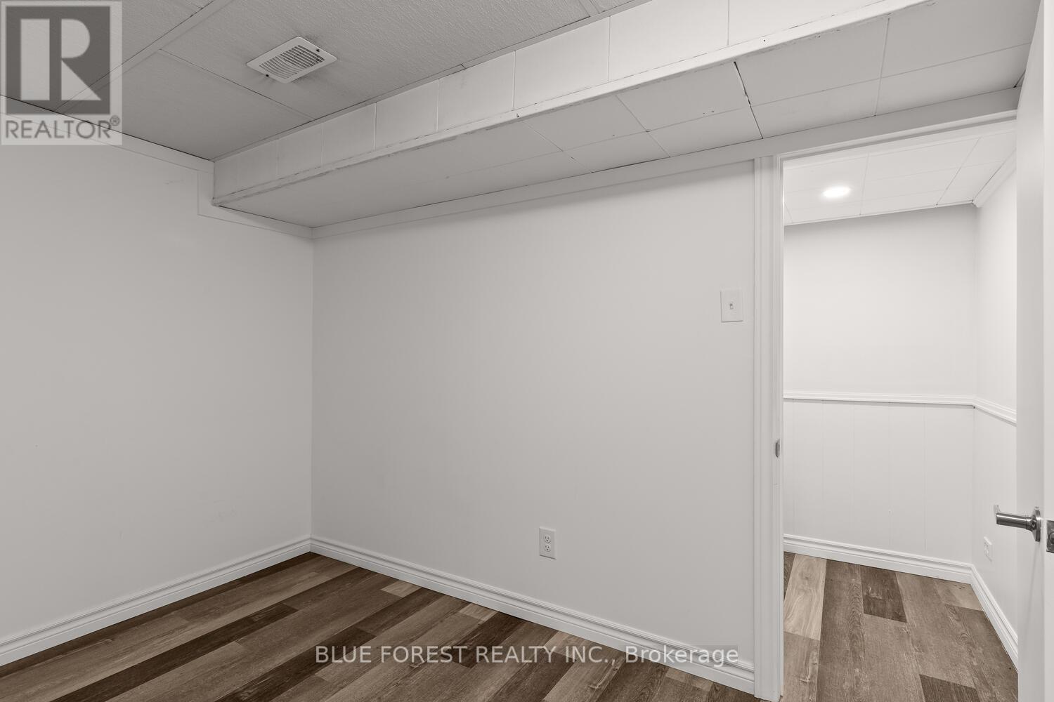 106 Laurentian Drive N, London East (East O), Ontario  N5W 1P2 - Photo 33 - X12501784