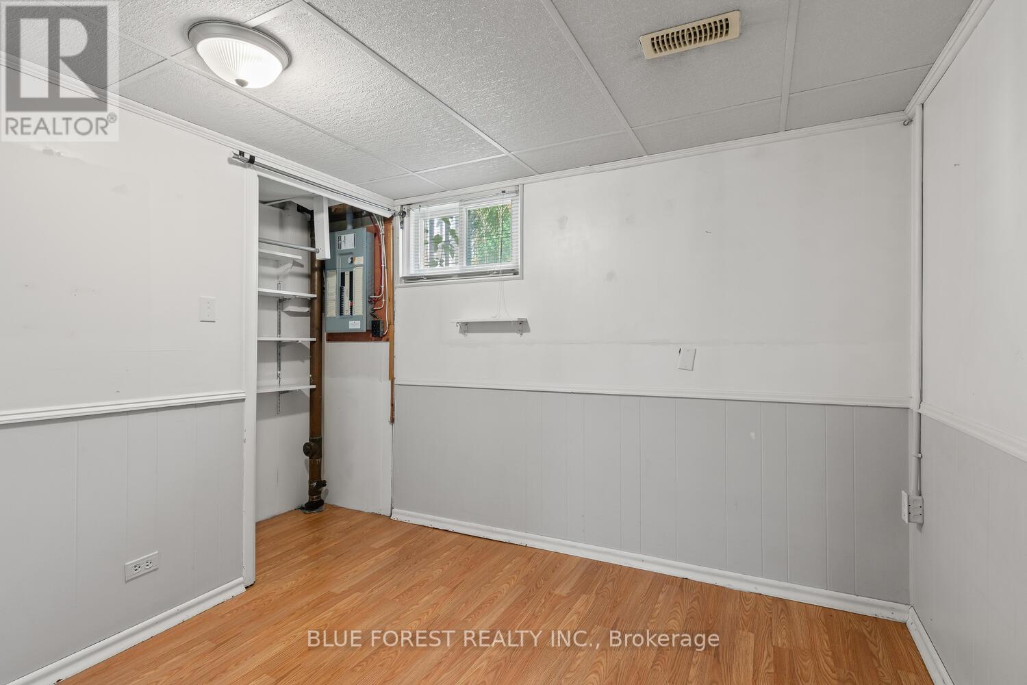 106 Laurentian Drive N, London East (East O), Ontario  N5W 1P2 - Photo 34 - X12501784