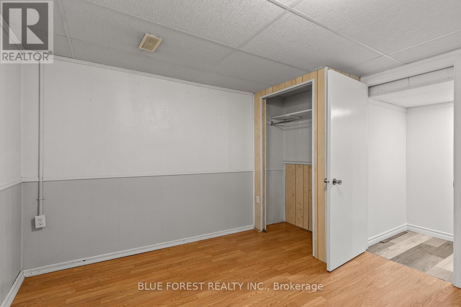 106 Laurentian Drive N, London East (East O), Ontario  N5W 1P2 - Photo 35 - X12501784