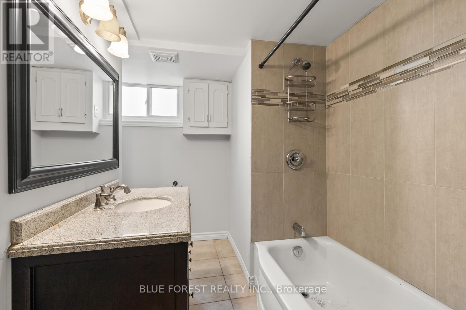 106 Laurentian Drive N, London East (East O), Ontario  N5W 1P2 - Photo 36 - X12501784