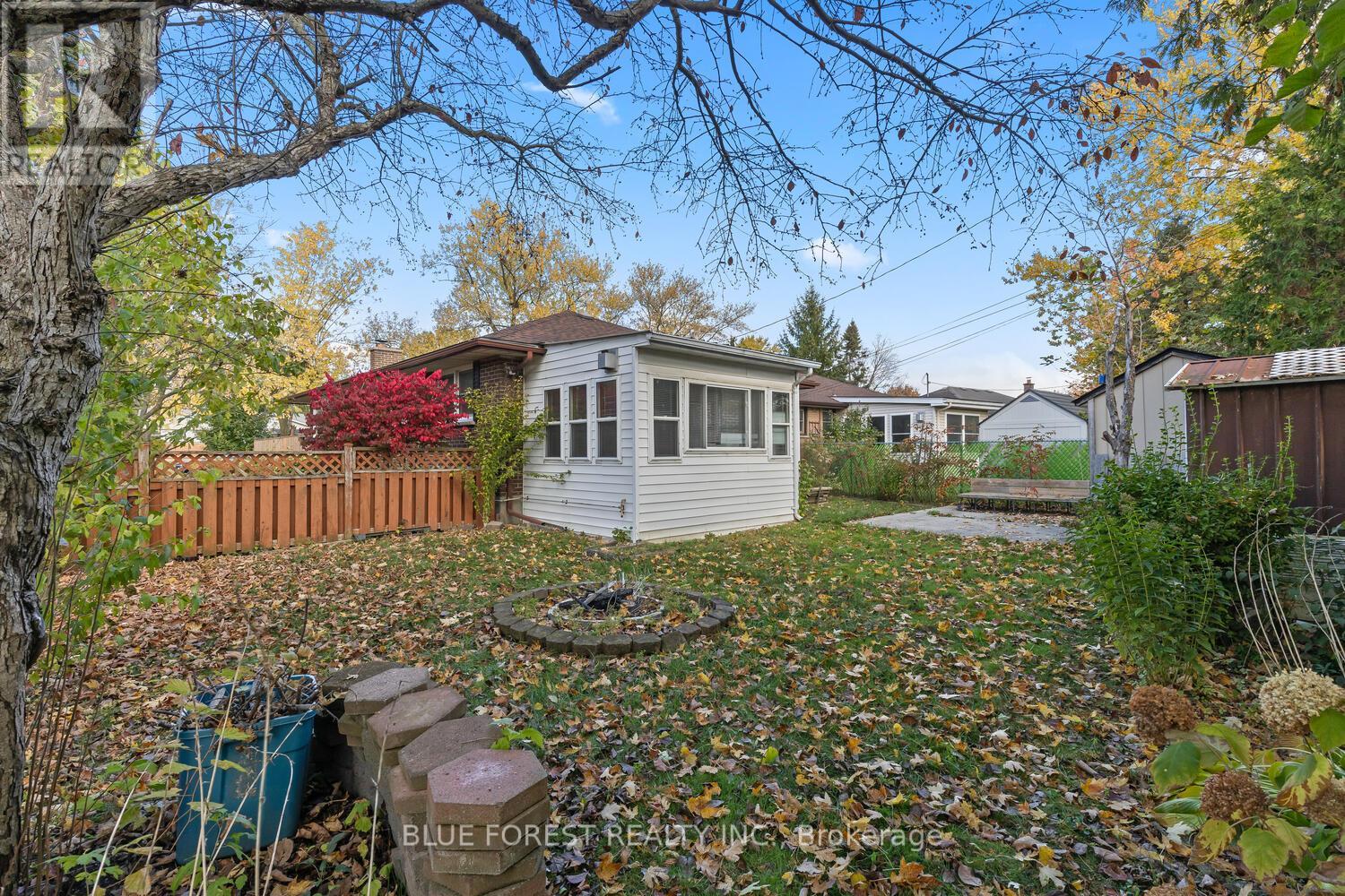 106 Laurentian Drive N, London East (East O), Ontario  N5W 1P2 - Photo 44 - X12501784