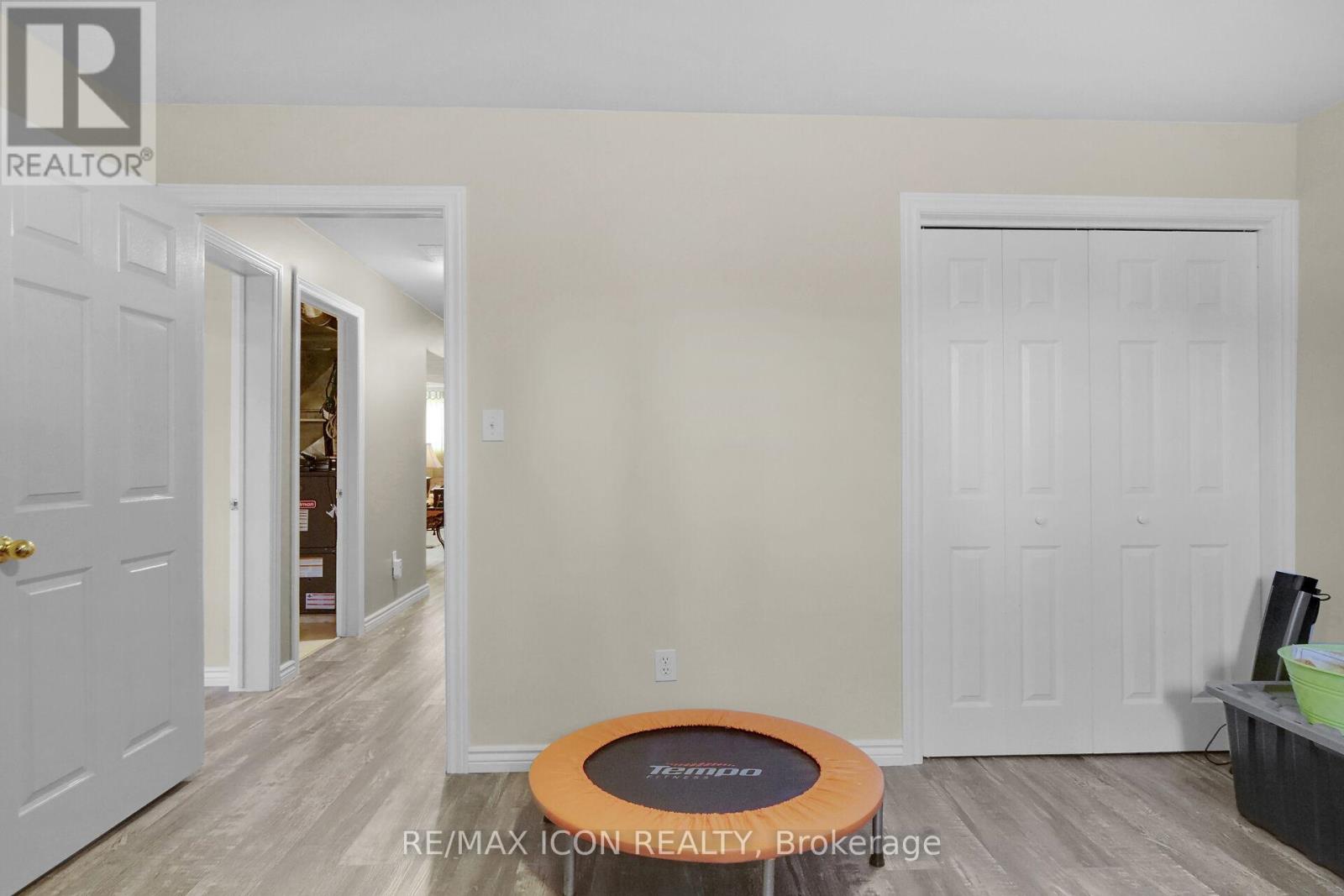 21 Lunn Lane, Dutton/dunwich (Wallacetown), Ontario  N0L 2M0 - Photo 35 - X12501788