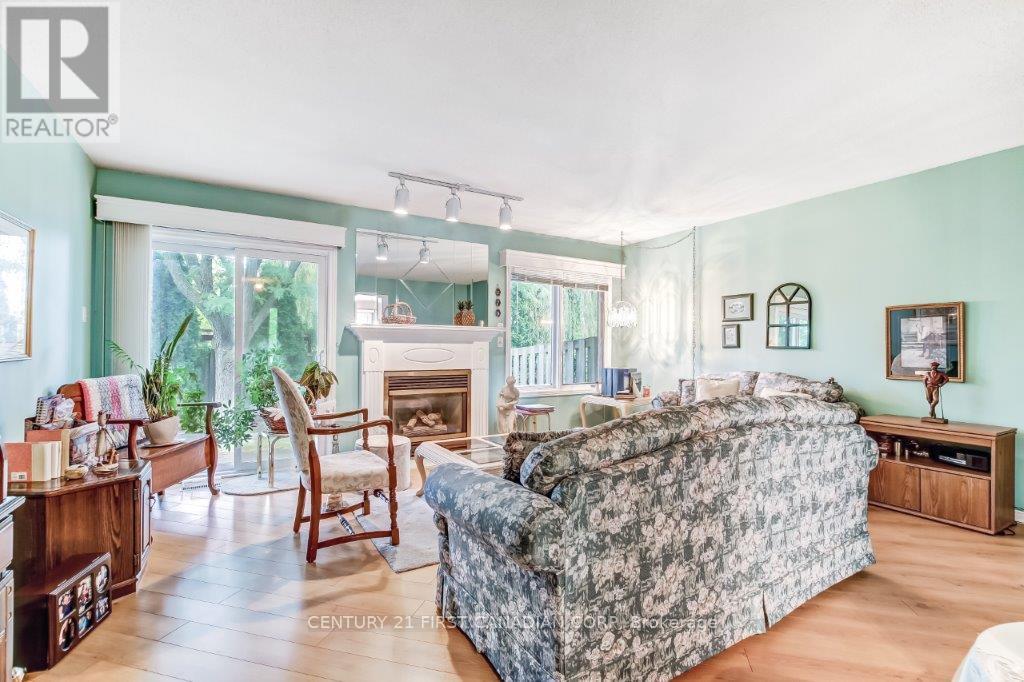 17 - 825 Shelborne Street, London South, Ontario  N5Z 5B7 - Photo 3 - X12501806