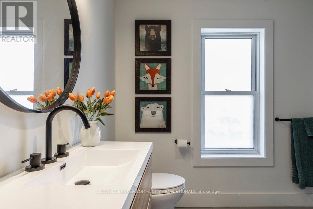 284 Houghton Avenue S, Hamilton, Ontario  L8K 2N3 - Photo 30 - X12501596