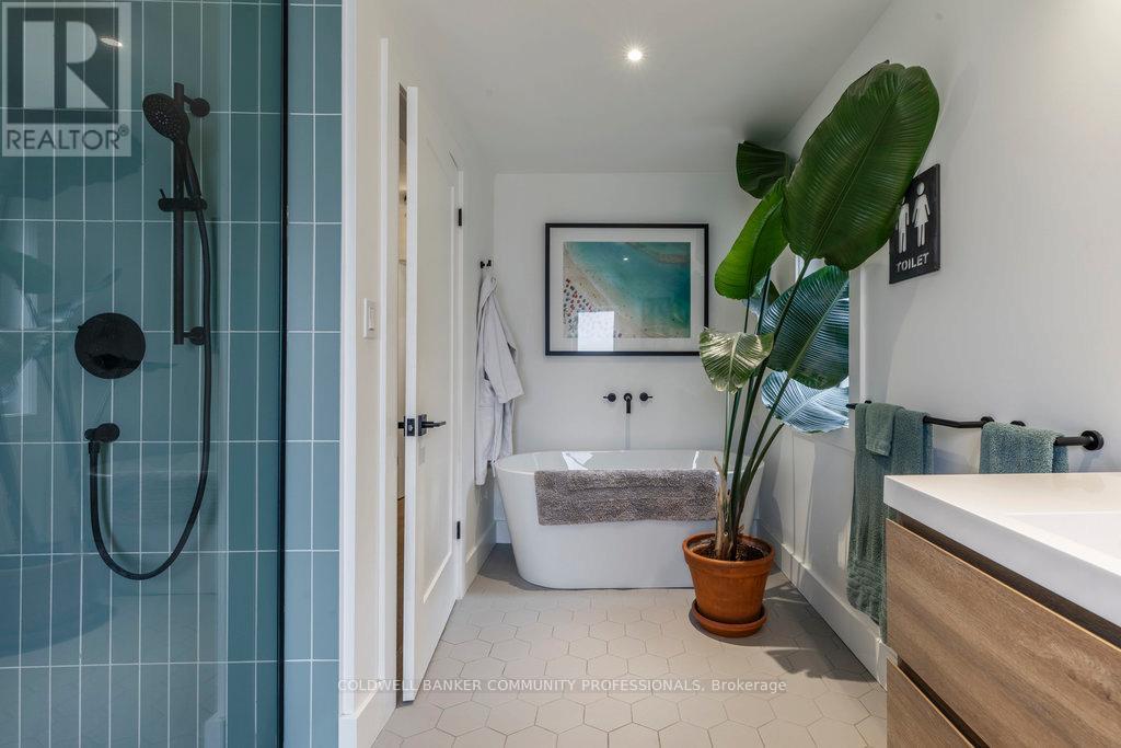 284 Houghton Avenue S, Hamilton, Ontario  L8K 2N3 - Photo 33 - X12501596