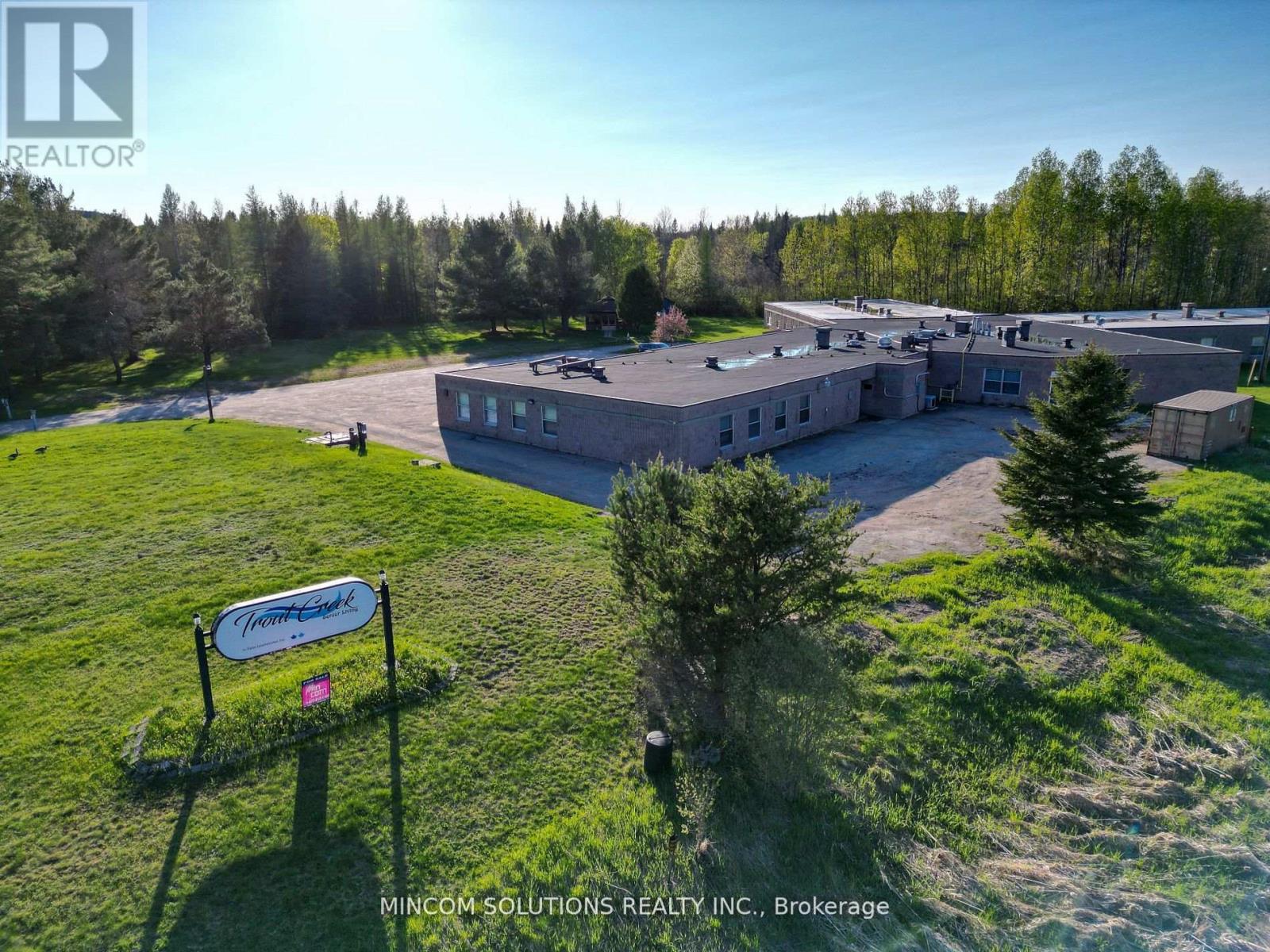 102 Corkery Street, Powassan, Ontario  P0H 2L0 - Photo 11 - X12501612