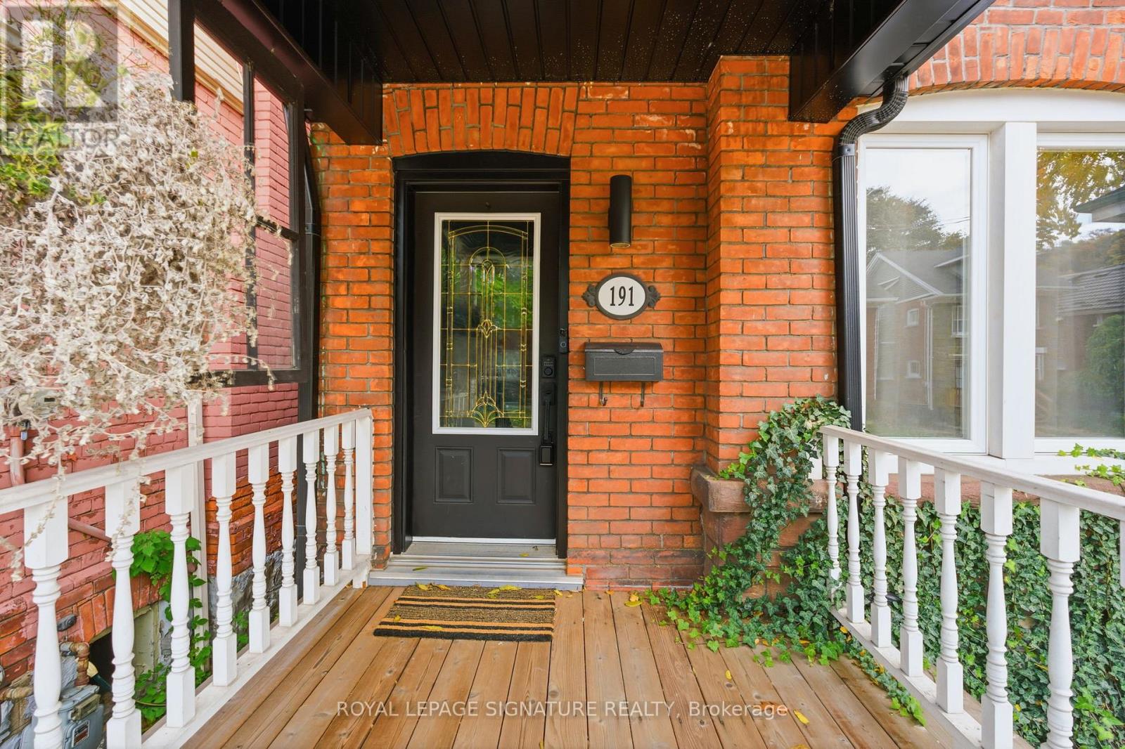 191 Burris Street, Hamilton, Ontario  L8M 2J7 - Photo 2 - X12501614