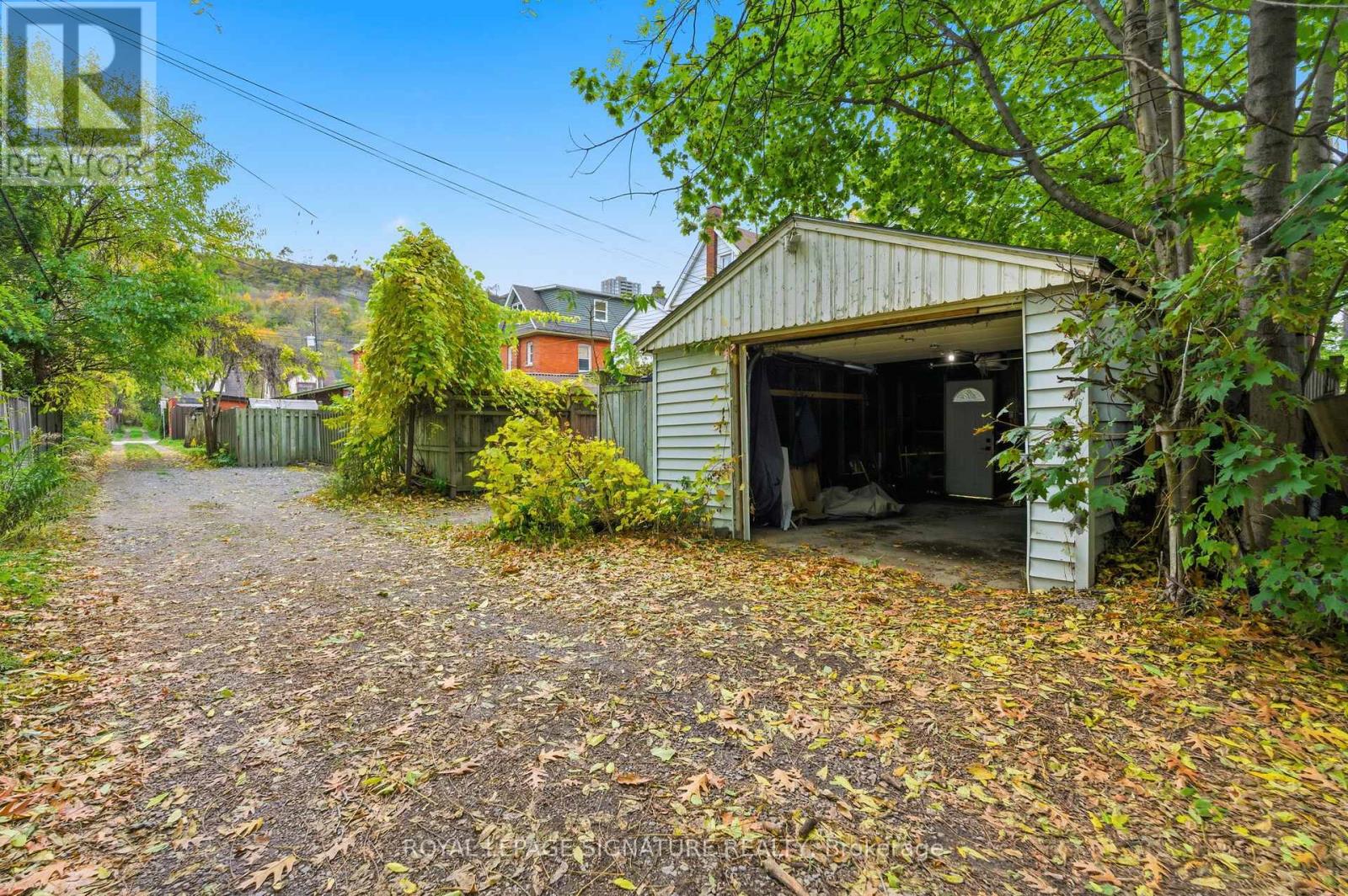 191 Burris Street, Hamilton, Ontario  L8M 2J7 - Photo 44 - X12501614