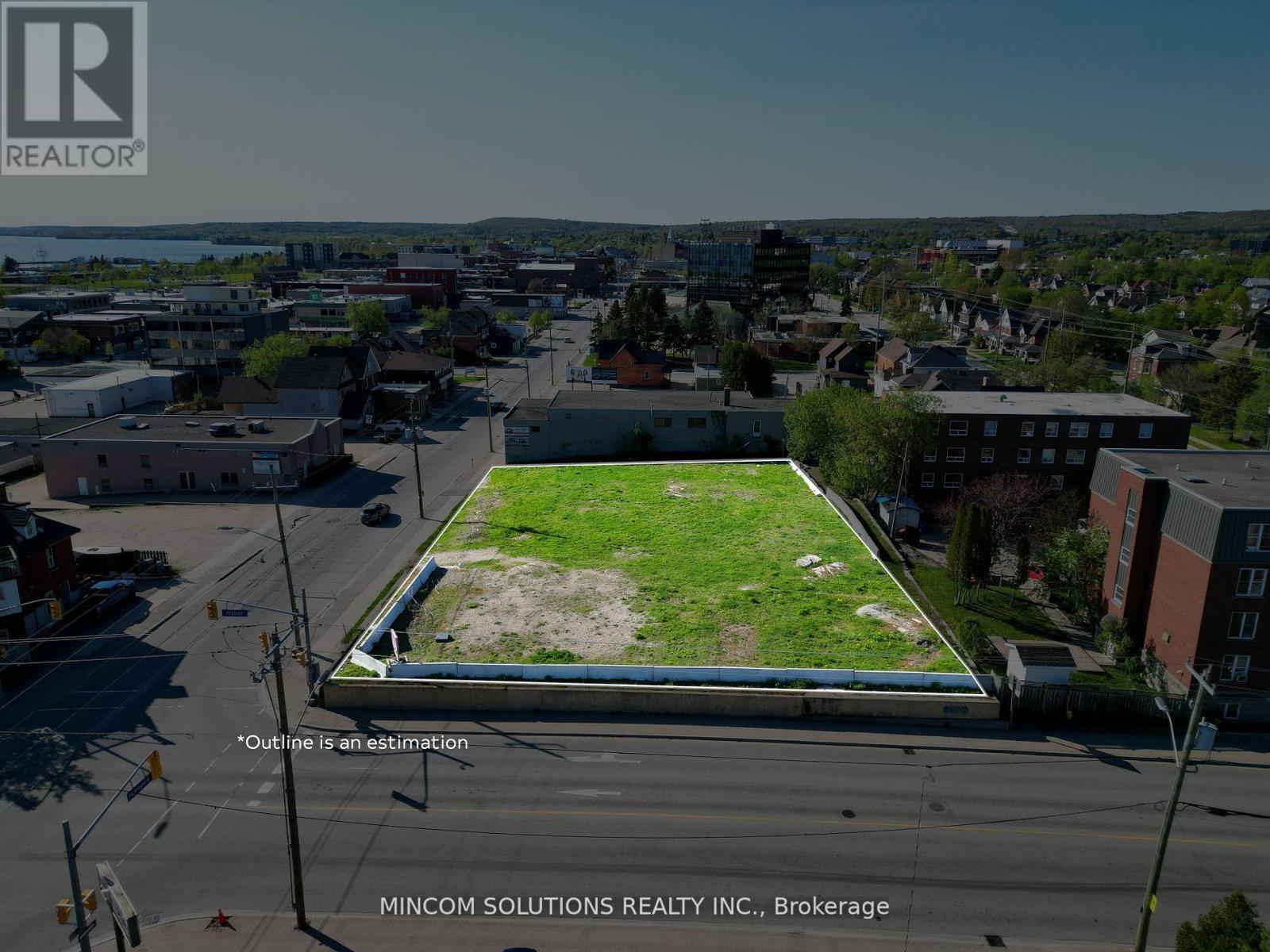 366 Mcintyre Street E, North Bay, Ontario  P1B 1C8 - Photo 2 - X12501626