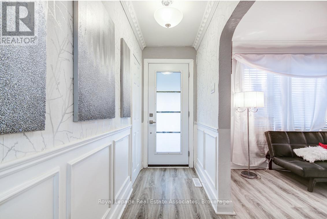 75 Tollgate Road, Brantford, Ontario  N3R 4Z5 - Photo 4 - X12501642