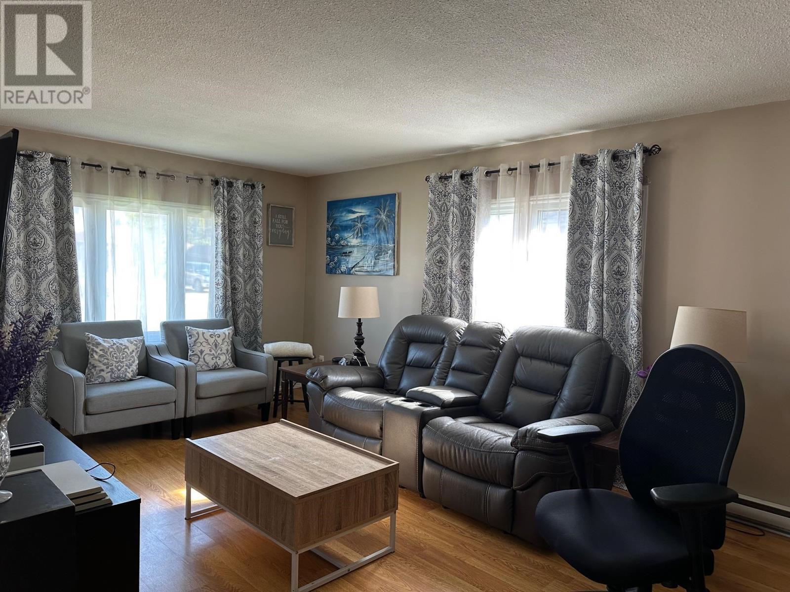 208 Ontario St, Schreiber, Ontario  P0T 2S0 - Photo 2 - TB252929