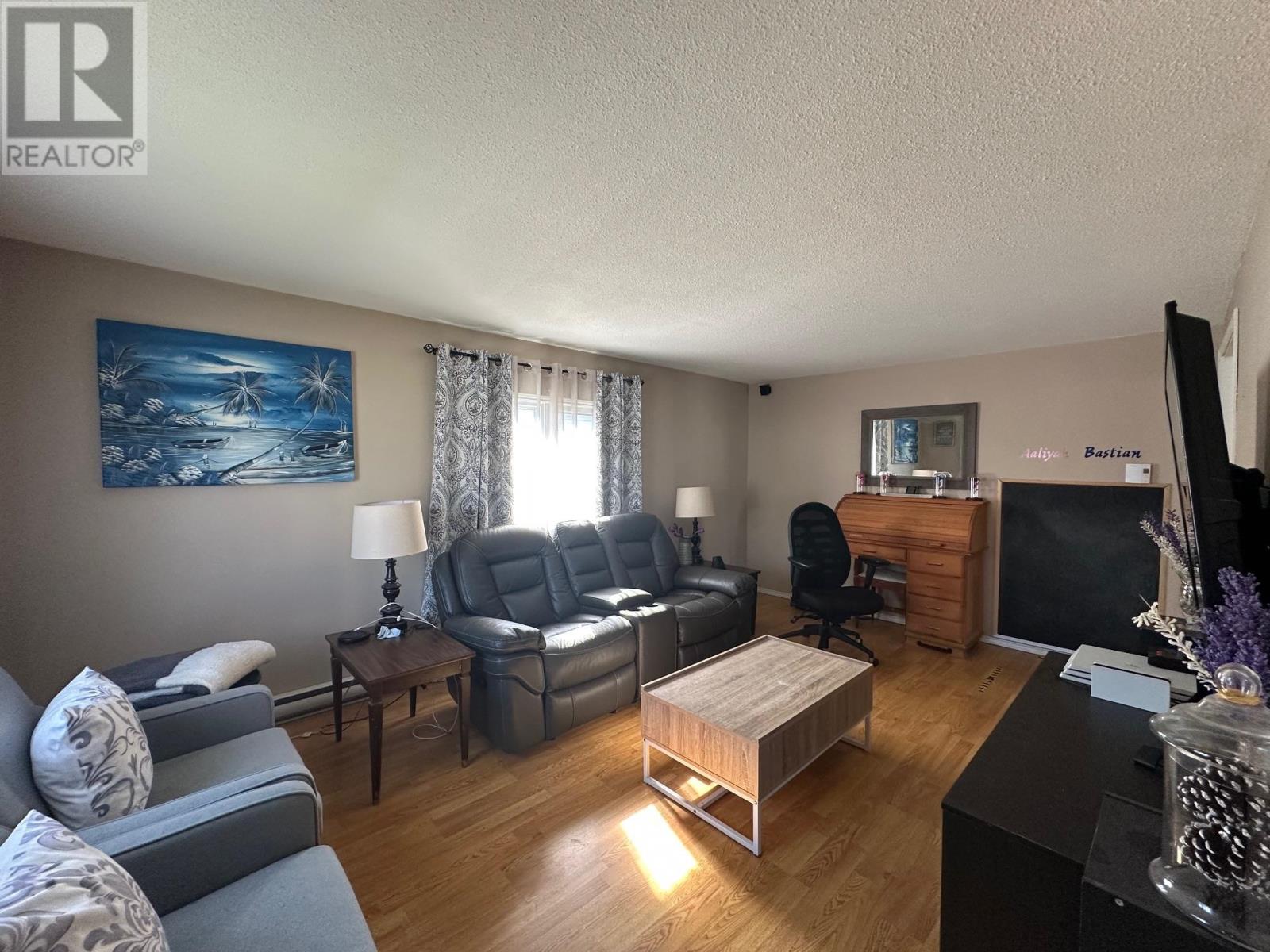 208 Ontario St, Schreiber, Ontario  P0T 2S0 - Photo 4 - TB252929