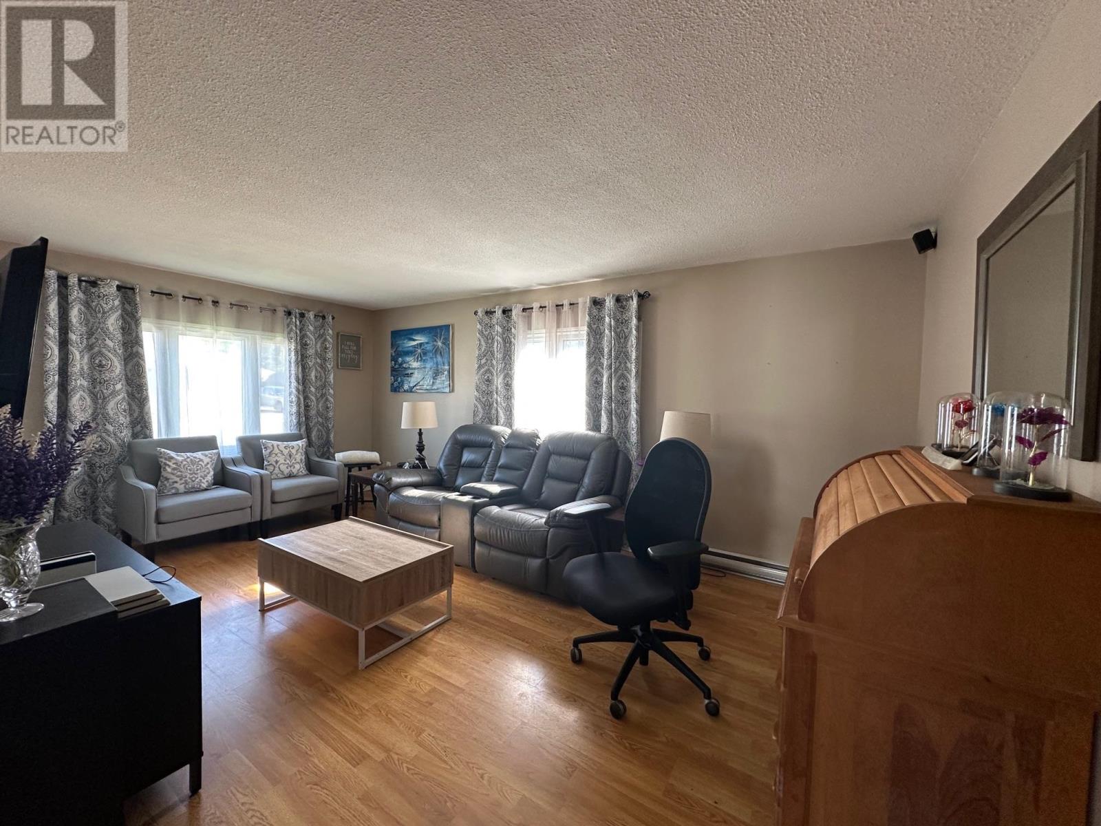 208 Ontario St, Schreiber, Ontario  P0T 2S0 - Photo 3 - TB252929