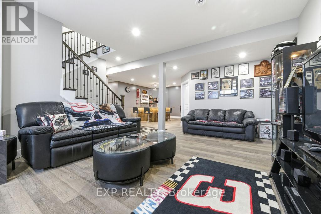 20 Riverdale Street, Whitewater Region, Ontario  K0J 2L0 - Photo 35 - X12501714