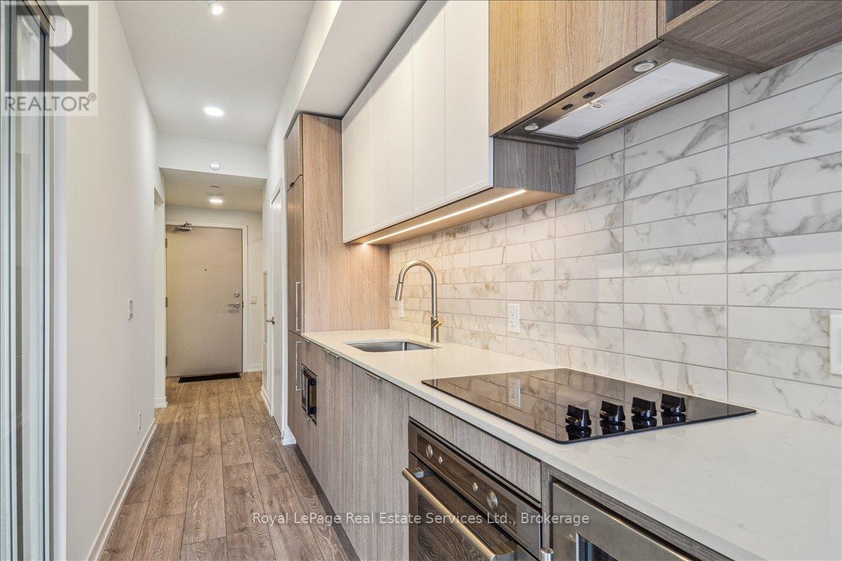 327 - 2020 Bathurst Street, Toronto (Humewood-Cedarvale), Ontario  M5P 0A6 - Photo 5 - C12501742